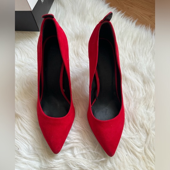 Red 👠 - Picture 3 of 4